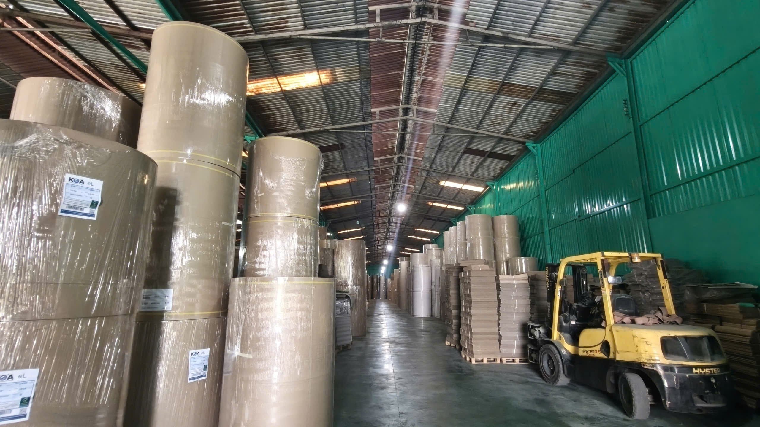 Giấy kraft cuộn tại xưởng fdc vn