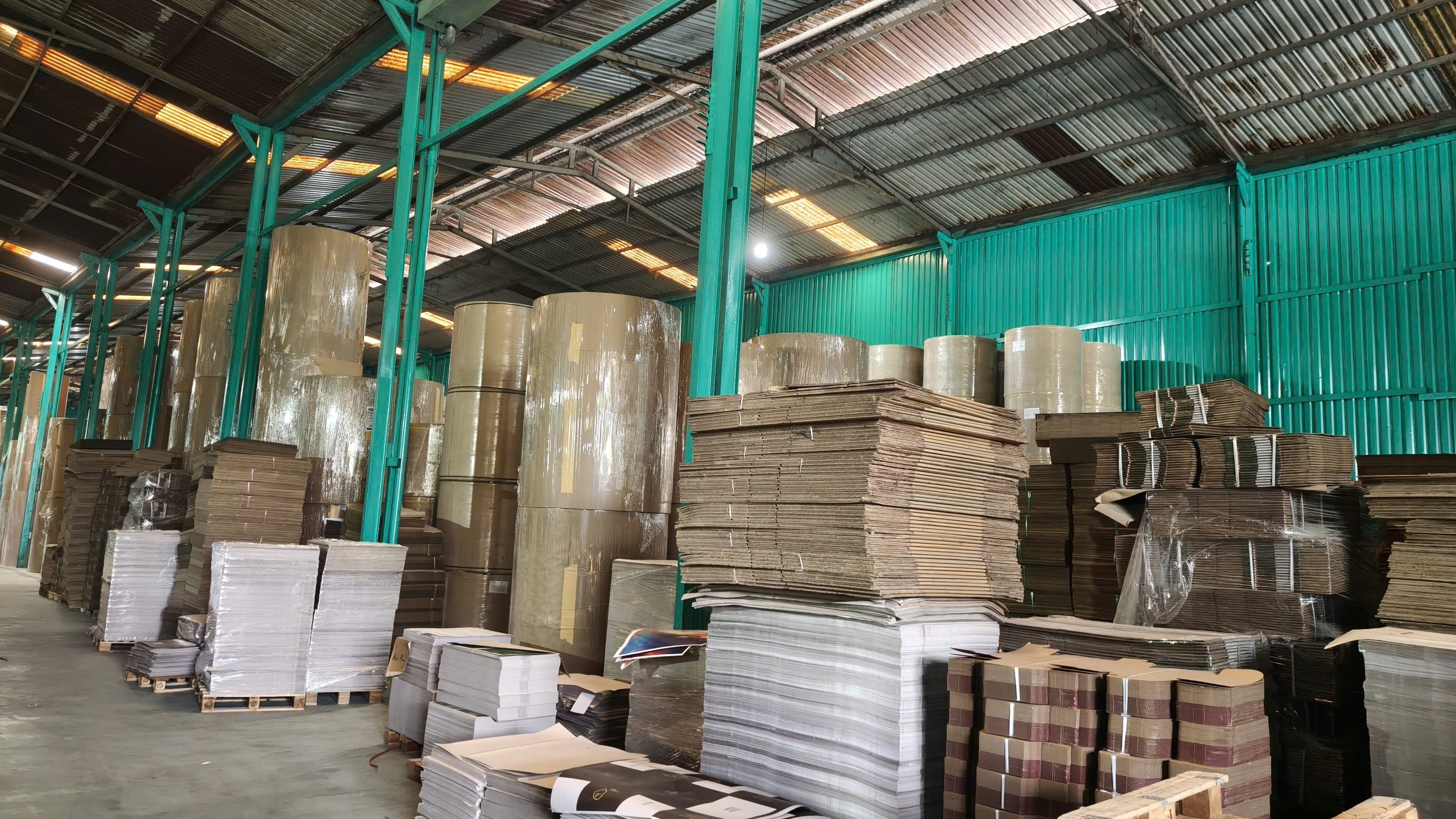 Xưởng giấy kraft, giấy carton, giấy pelure tại bình dương của fdc việt nam